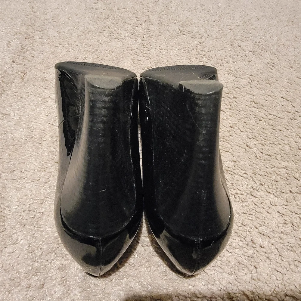 Tory Burch Jade Black Patent Peep Toe Wedges Heels Size 7.5